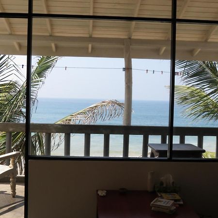Mountain Wave Hotel And Surfshop Hikkaduwa Oda fotoğraf