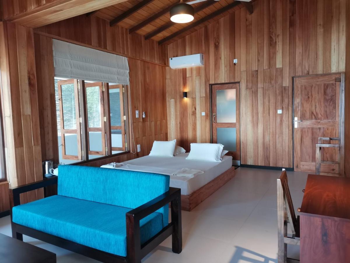 Mountain Wave Hotel And Surfshop Hikkaduwa Dış mekan fotoğraf