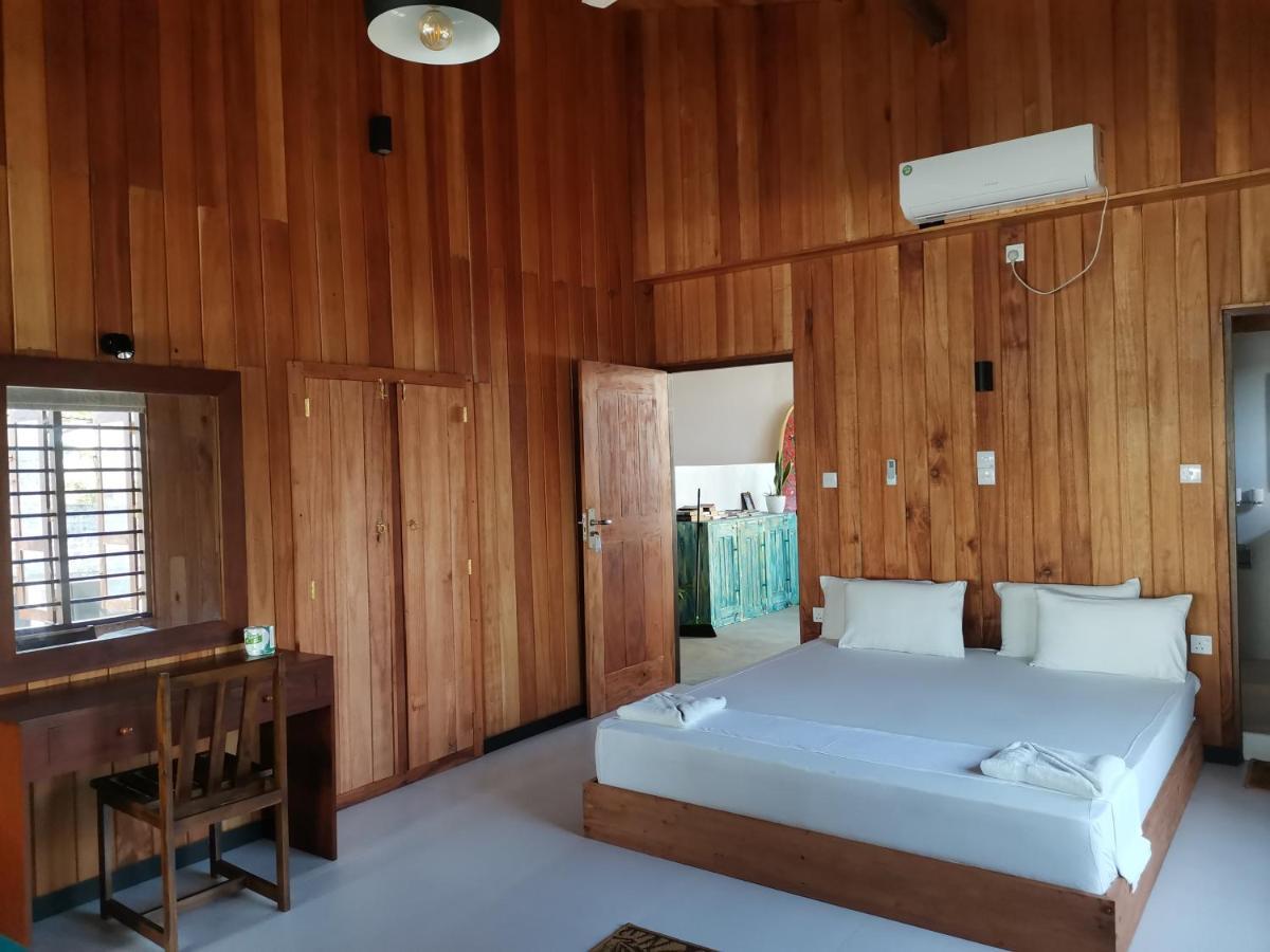Mountain Wave Hotel And Surfshop Hikkaduwa Dış mekan fotoğraf