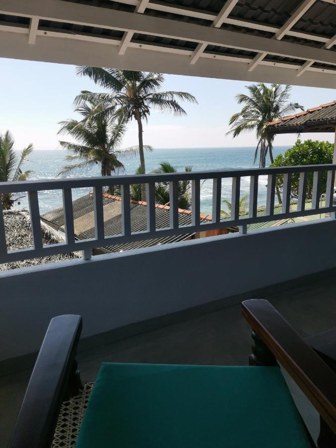 Mountain Wave Hotel And Surfshop Hikkaduwa Dış mekan fotoğraf